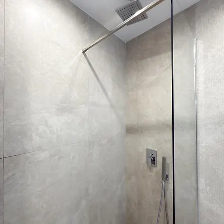 Luxury Downtown D5 *